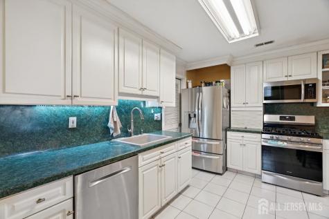 118 Coppertree Court Edison NJ 08820