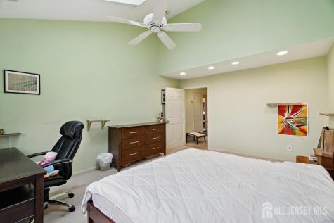 118 Coppertree Court Edison NJ 08820