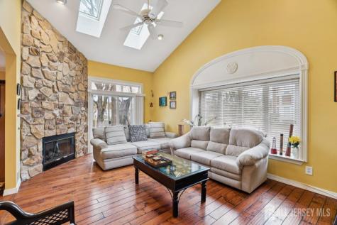 118 Coppertree Court Edison NJ 08820