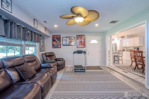 16 Neptune Court Franklin Twsp NJ 08873