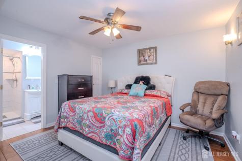 16 Neptune Court Franklin Twsp NJ 08873
