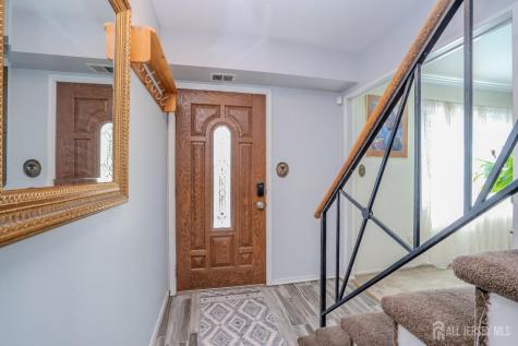 16 Neptune Court Franklin Twsp NJ 08873