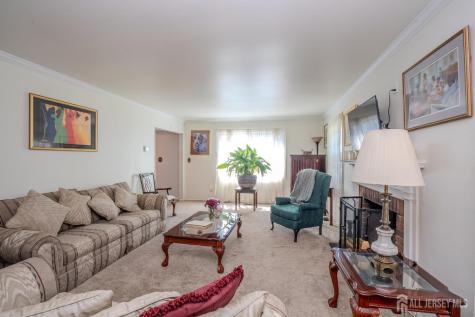 16 Neptune Court Franklin Twsp NJ 08873