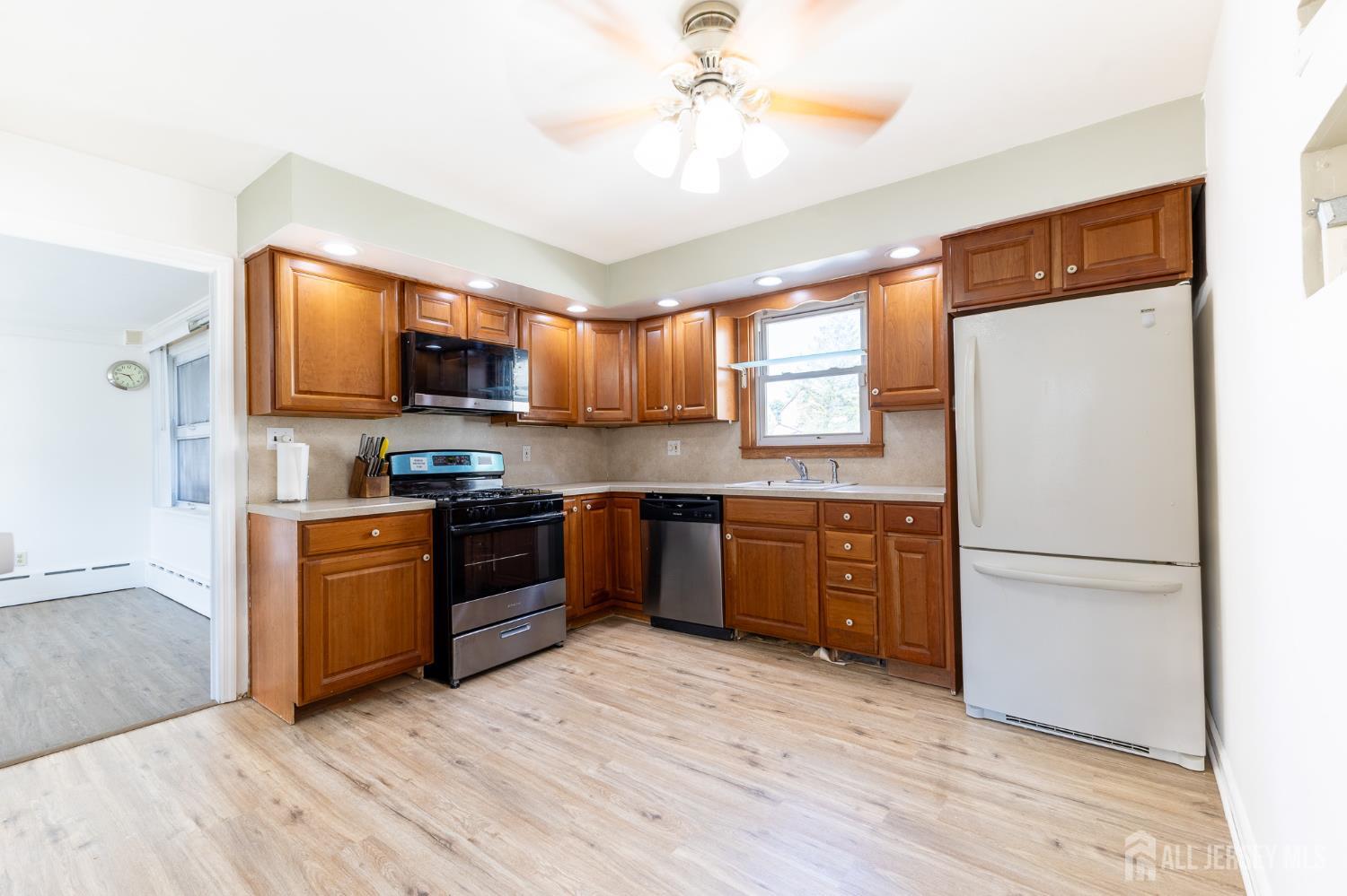 2 Hilltop Avenue Sayreville NJ 08879