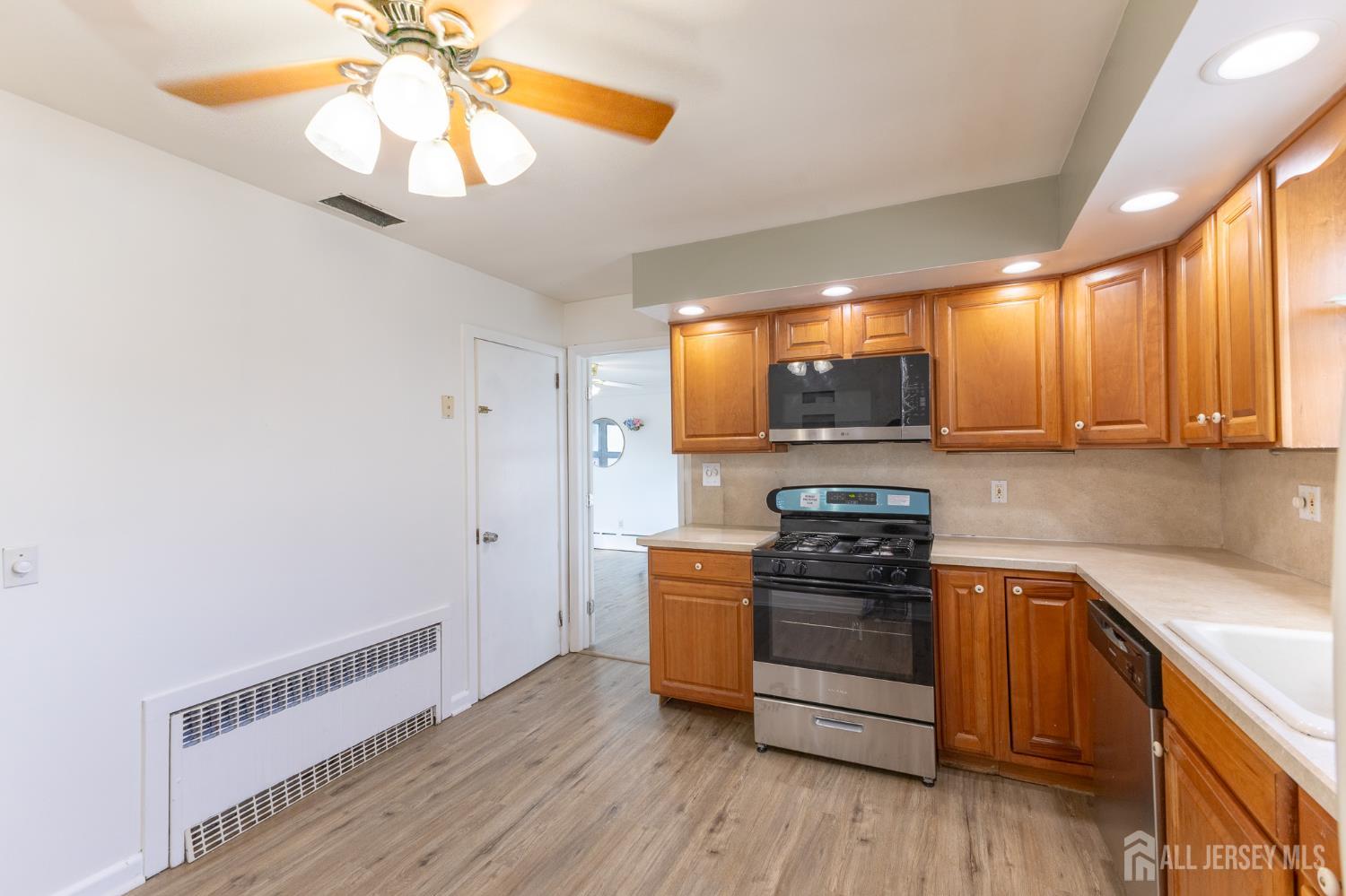 2 Hilltop Avenue Sayreville NJ 08879
