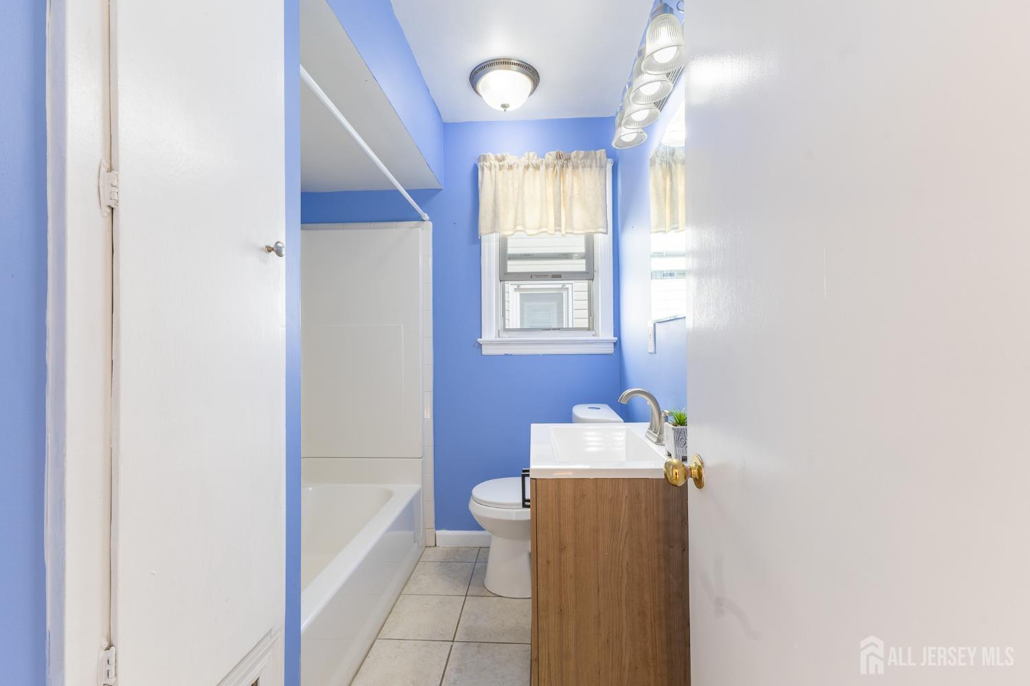 2 Hilltop Avenue Sayreville NJ 08879