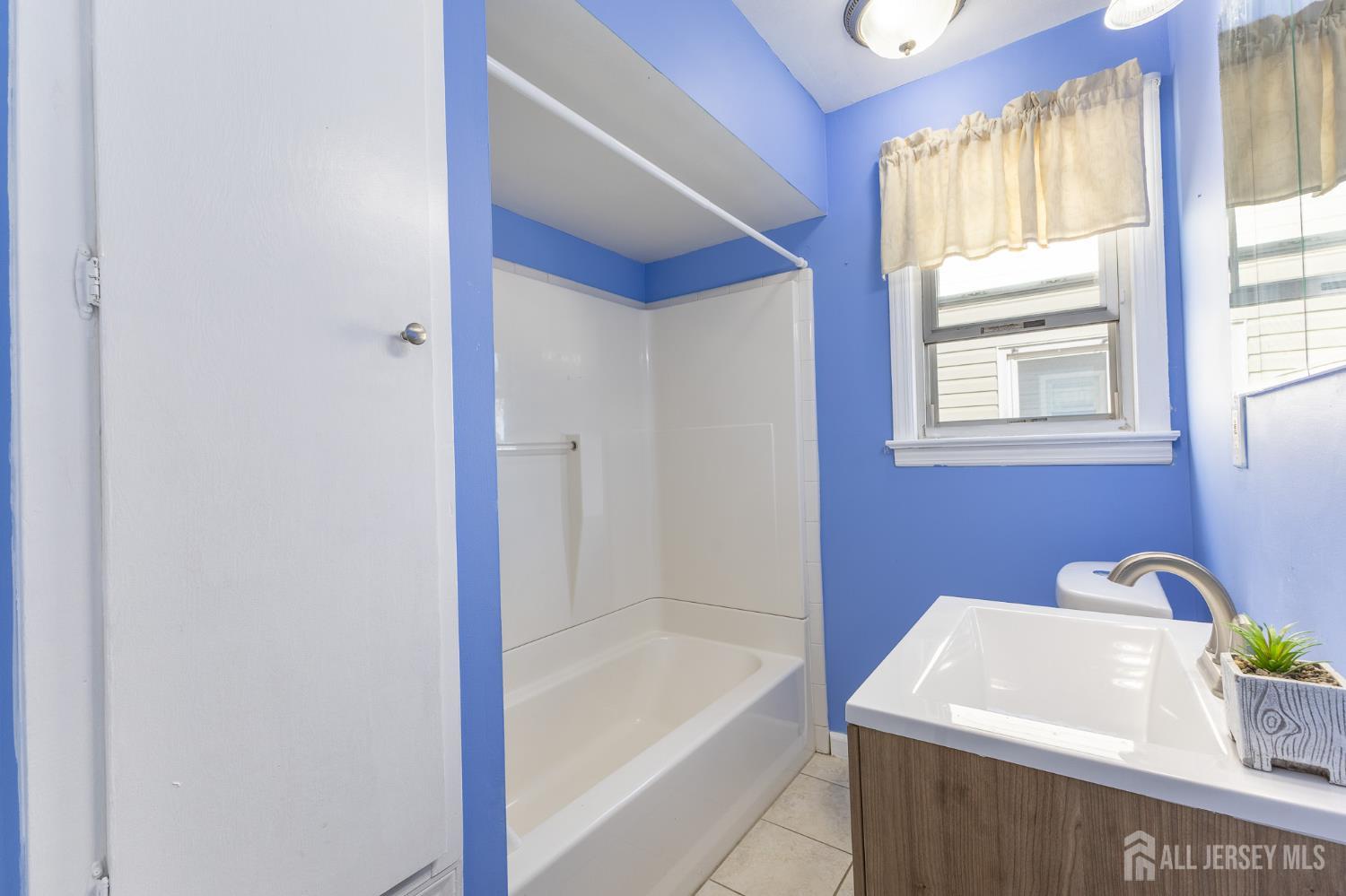 2 Hilltop Avenue Sayreville NJ 08879