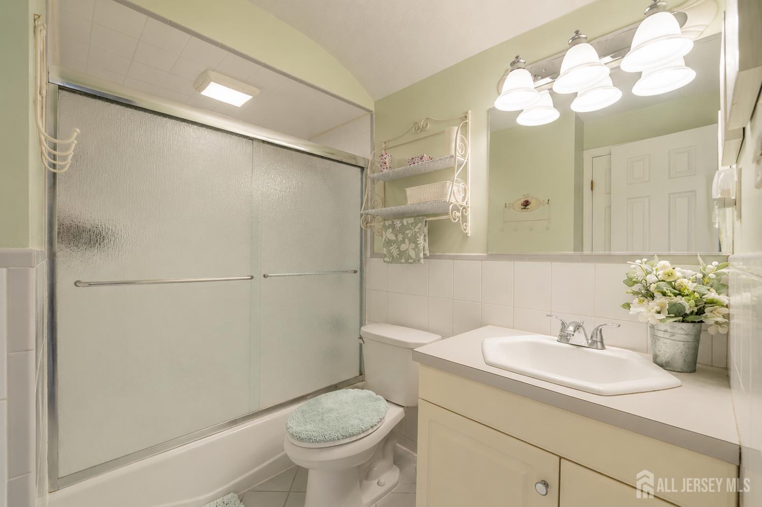89 Madison Street Iselin NJ 08830
