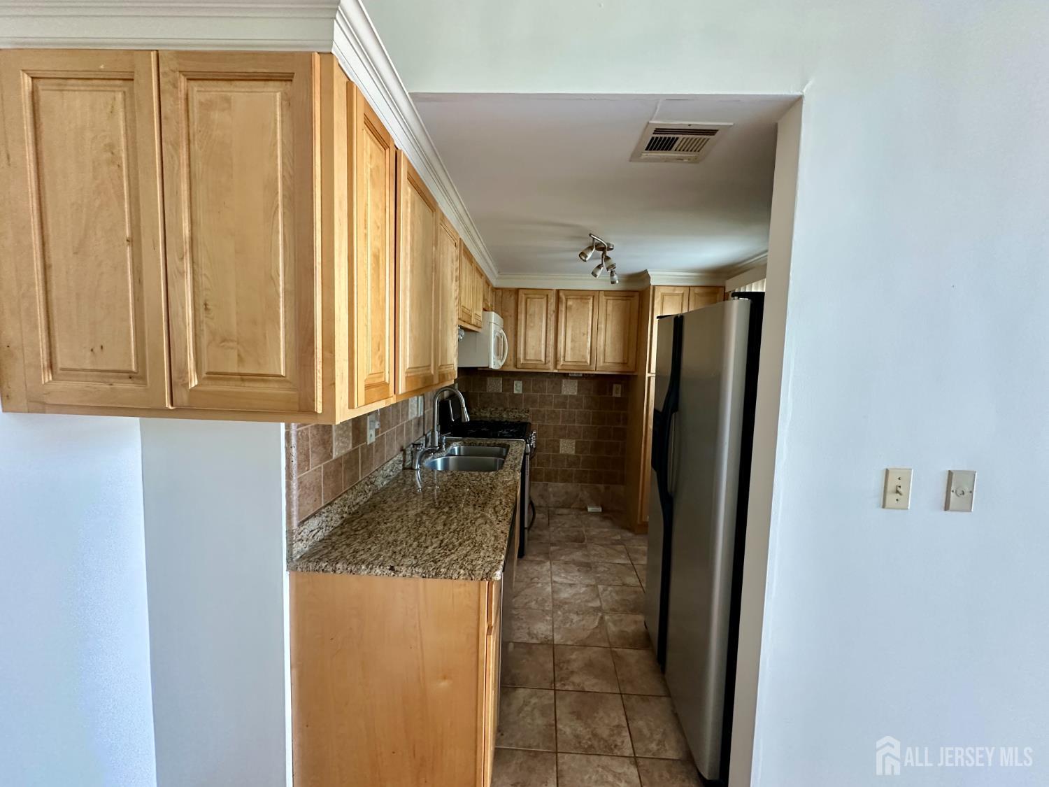 11 Demarest Place Piscataway NJ 08854