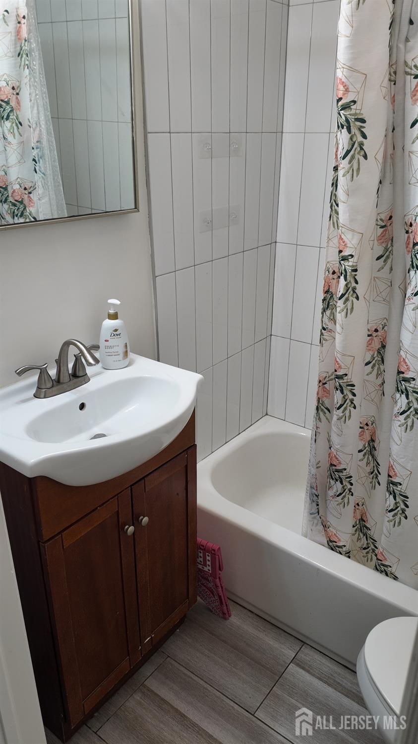 1142 Woodmere Drive Keyport NJ 07735