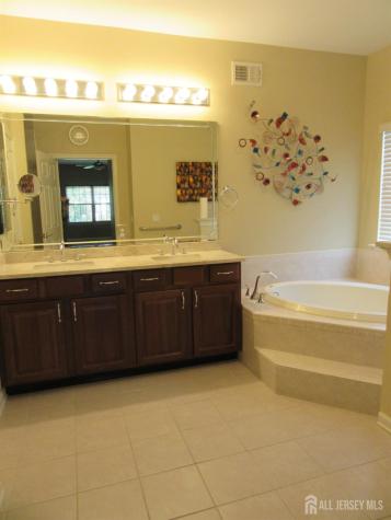 125 Fontaine Court Monroe NJ 08831