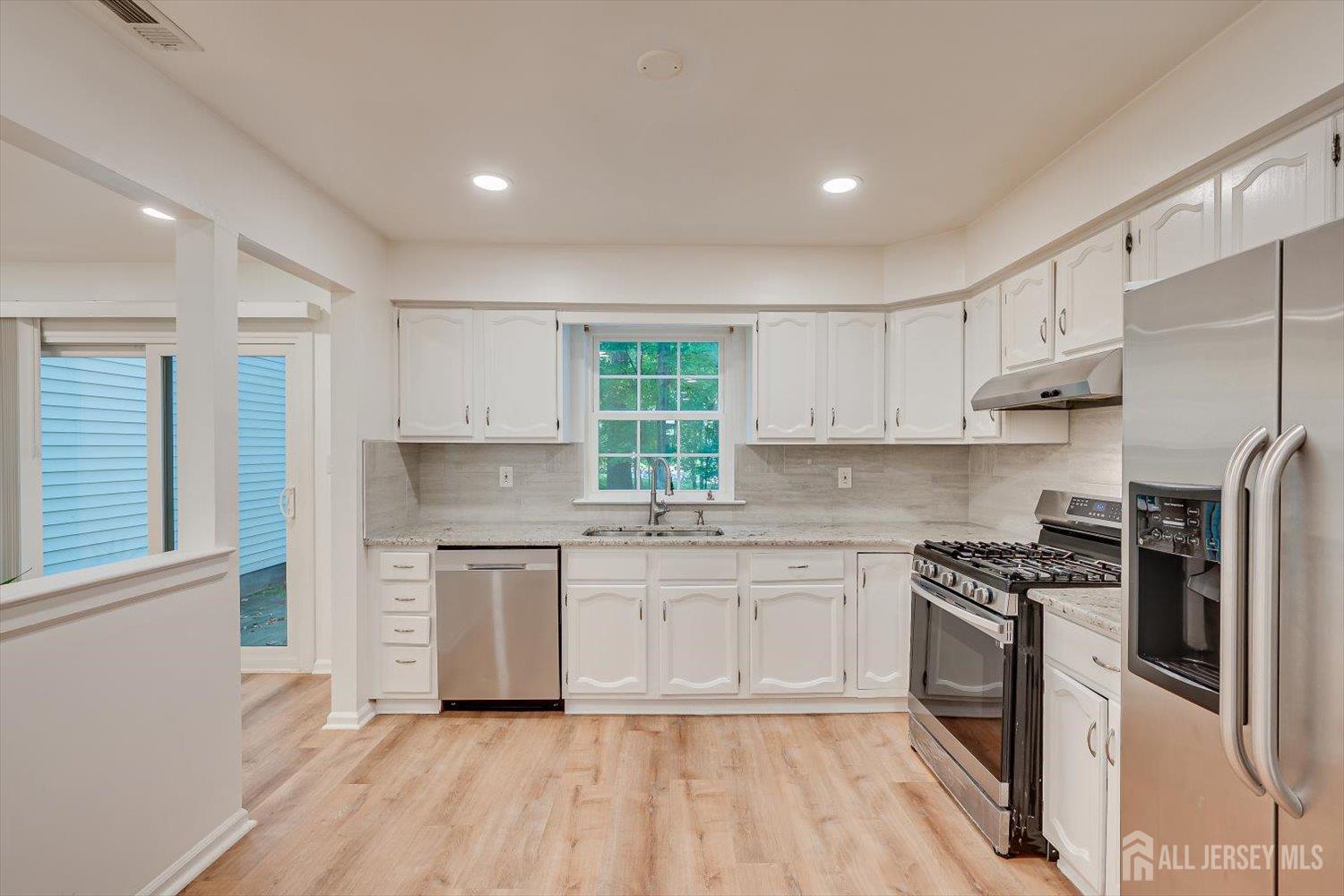 3302 Stonehedge Road Edison NJ 08820