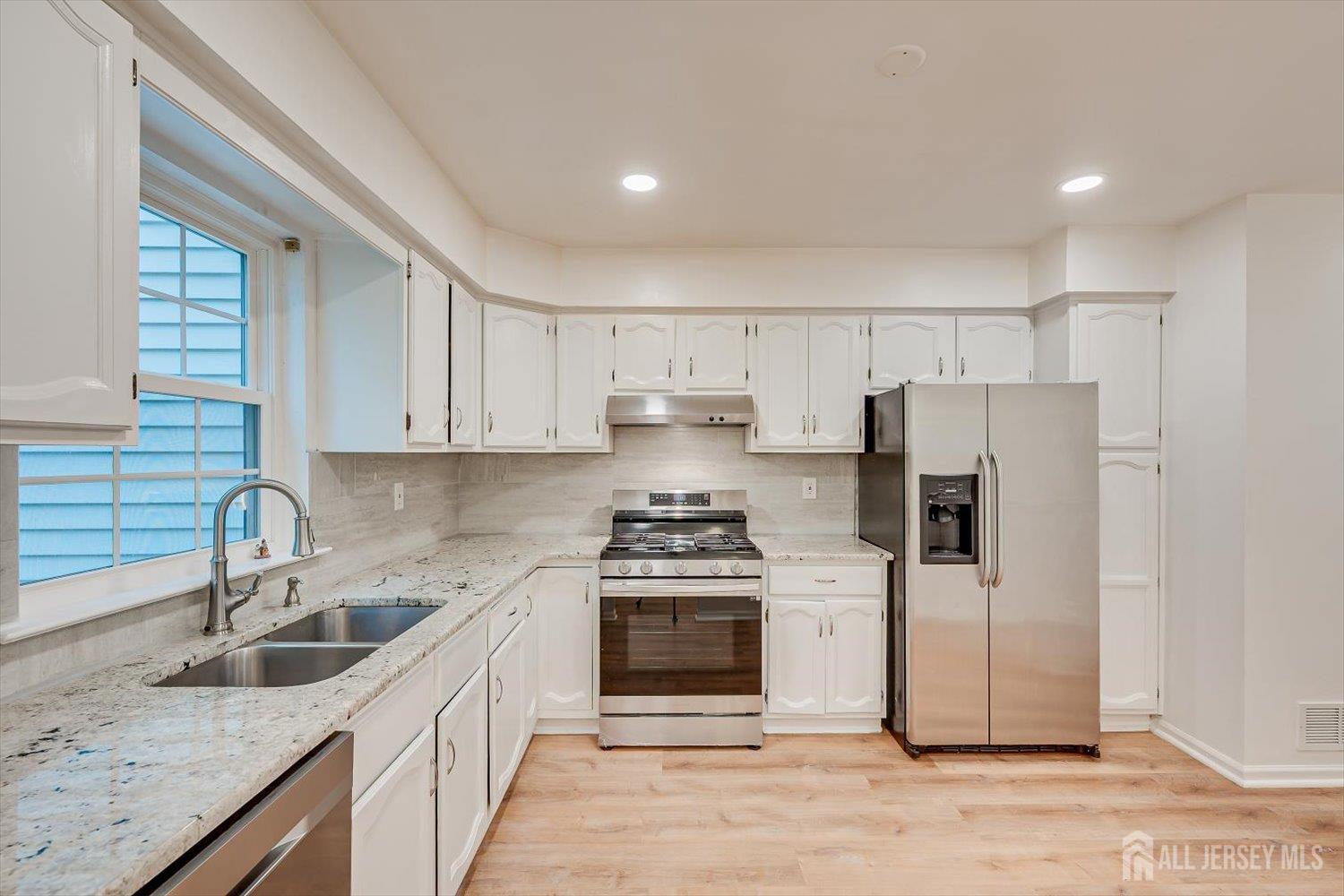 3302 Stonehedge Road Edison NJ 08820