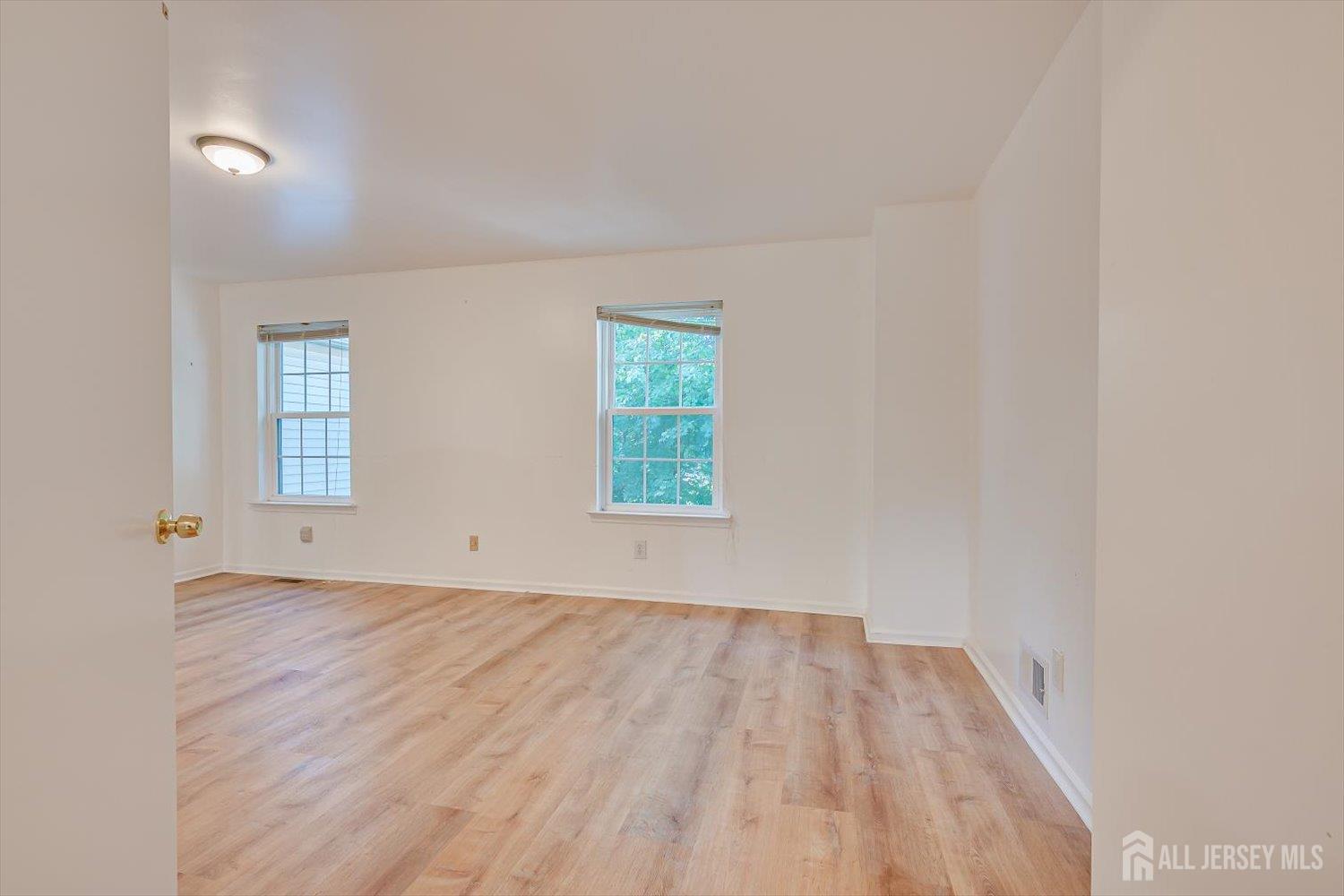 3302 Stonehedge Road Edison NJ 08820