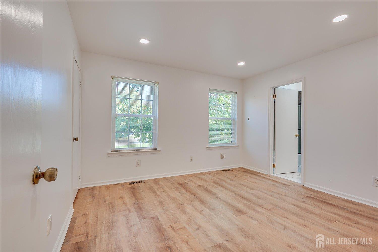 3302 Stonehedge Road Edison NJ 08820