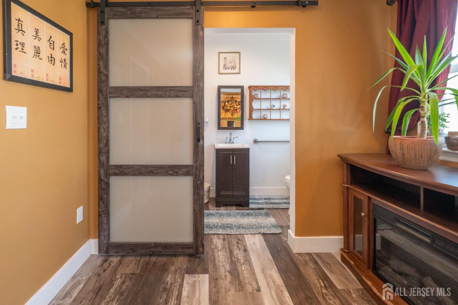 68 Sand Hill Road Jamesburg NJ 08831