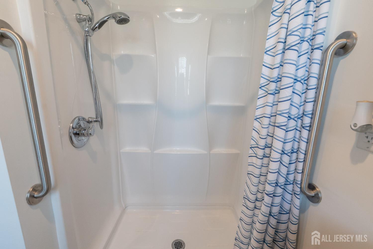 68 Sand Hill Road Jamesburg NJ 08831