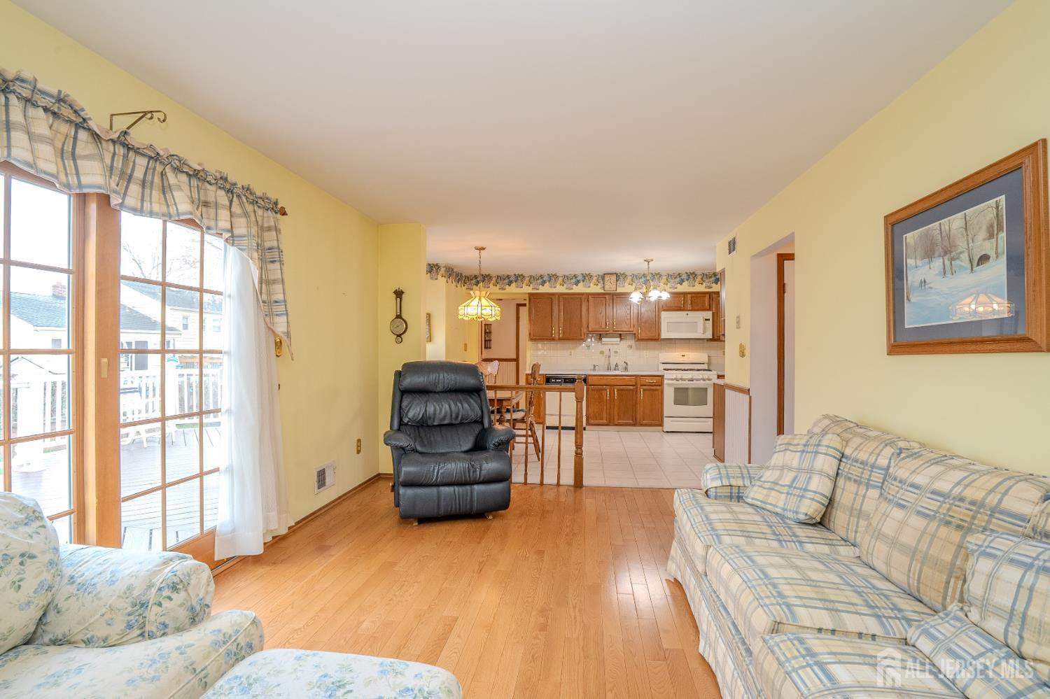 15 Lynn Court North Brunswick NJ 08902