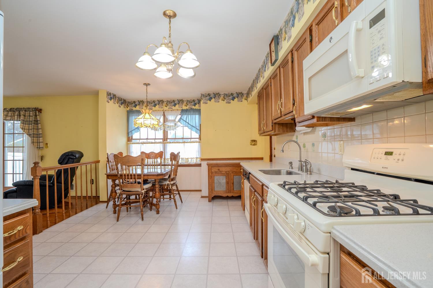 15 Lynn Court North Brunswick NJ 08902