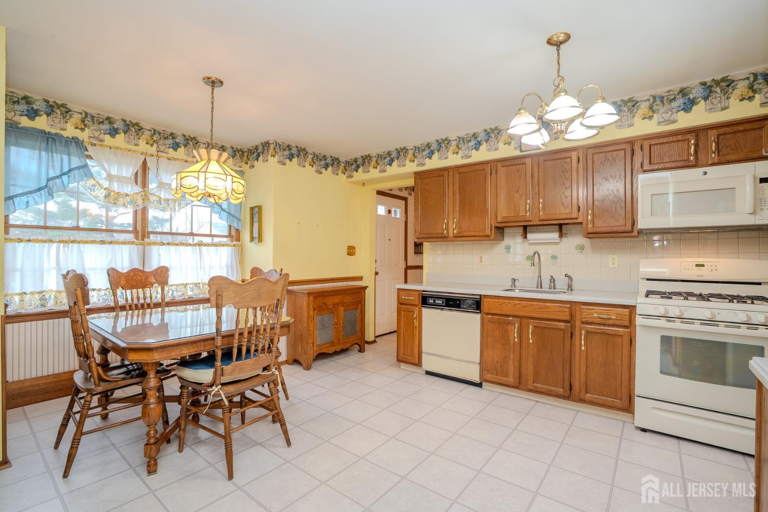 15 Lynn Court North Brunswick NJ 08902