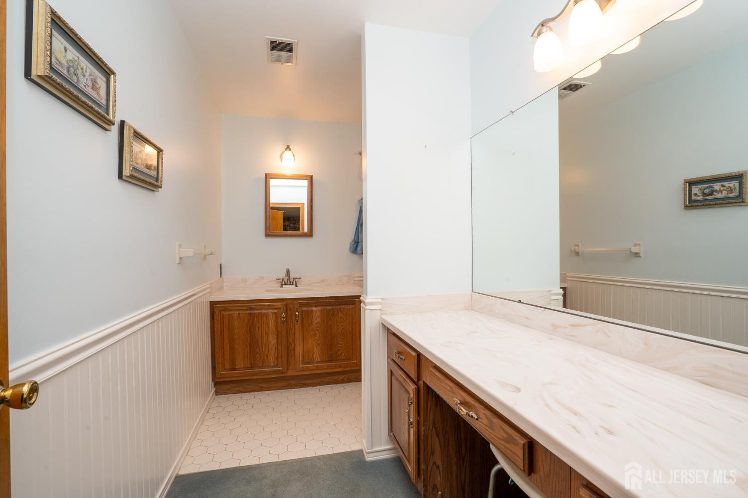 15 Lynn Court North Brunswick NJ 08902