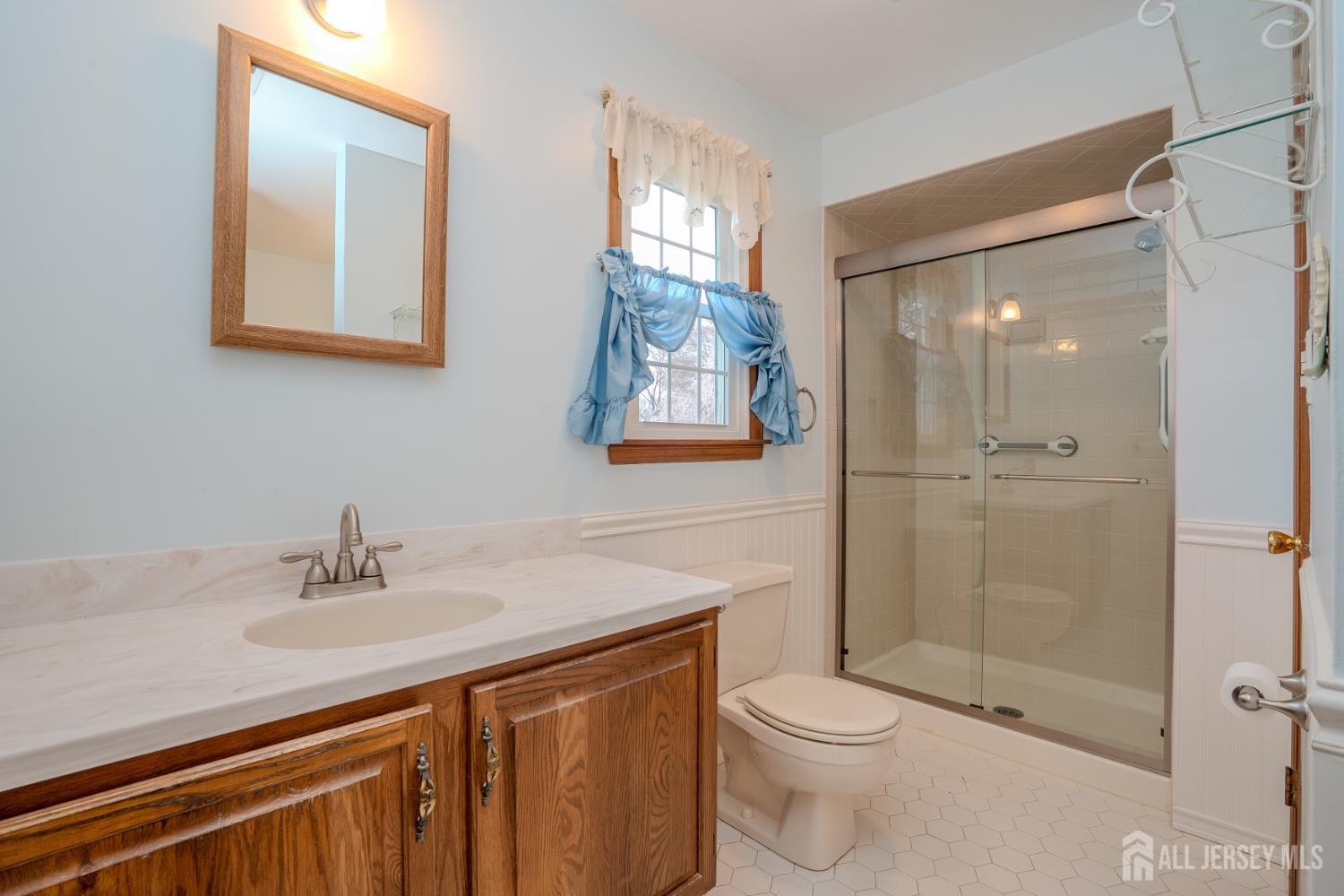 15 Lynn Court North Brunswick NJ 08902