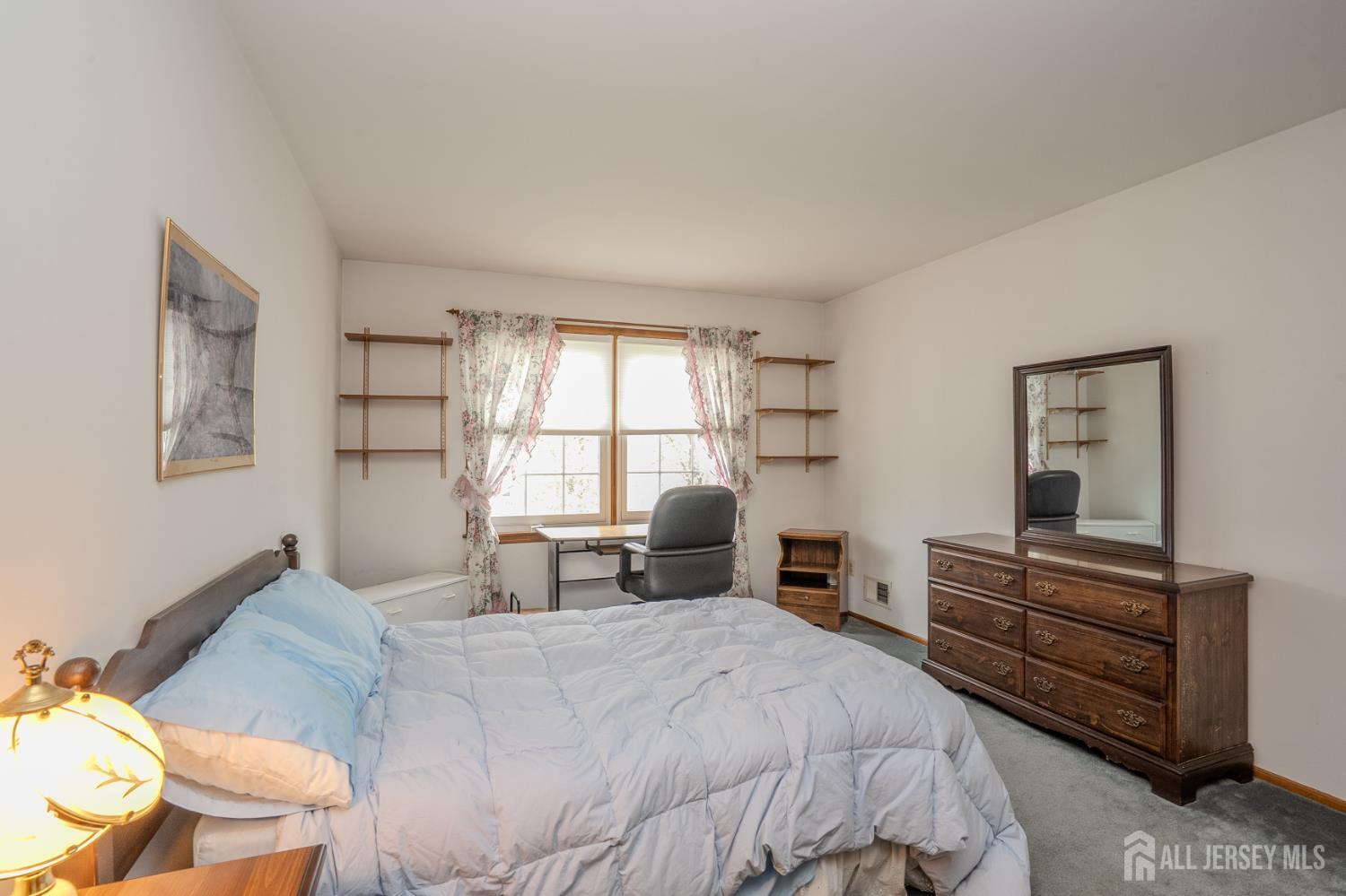 15 Lynn Court North Brunswick NJ 08902