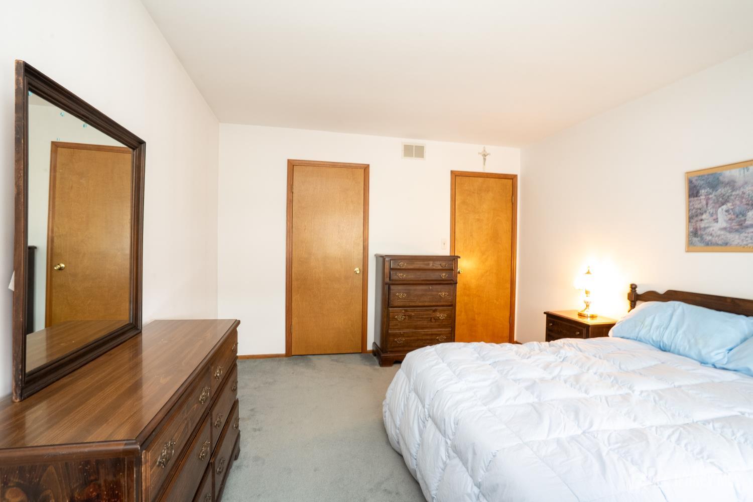15 Lynn Court North Brunswick NJ 08902