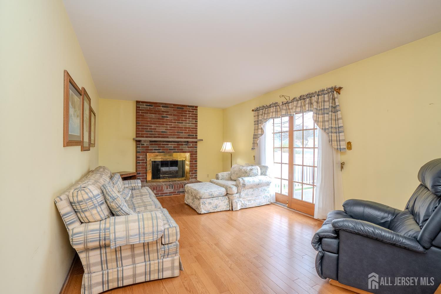 15 Lynn Court North Brunswick NJ 08902