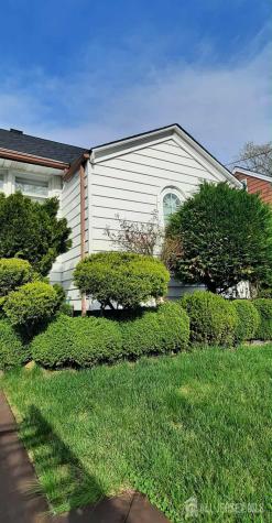 106 Maryknoll Route Menlo Park Terrace NJ 08840
