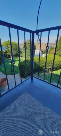 106 Maryknoll Route Menlo Park Terrace NJ 08840