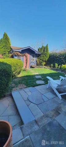 106 Maryknoll Route Menlo Park Terrace NJ 08840
