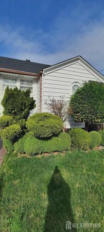 106 Maryknoll Route Menlo Park Terrace NJ 08840