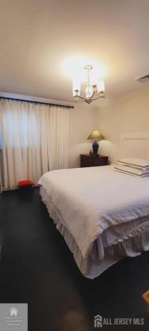 106 Maryknoll Route Menlo Park Terrace NJ 08840