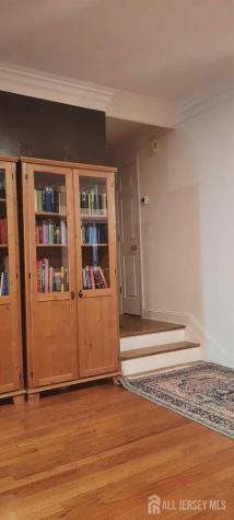 106 Maryknoll Route Menlo Park Terrace NJ 08840