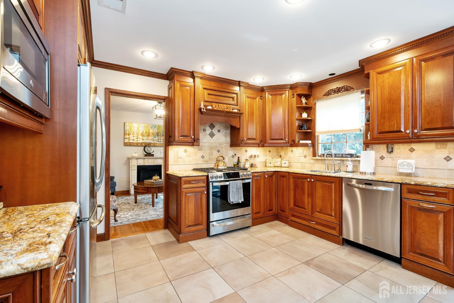 12 Ellingham Avenue Monroe NJ 08831