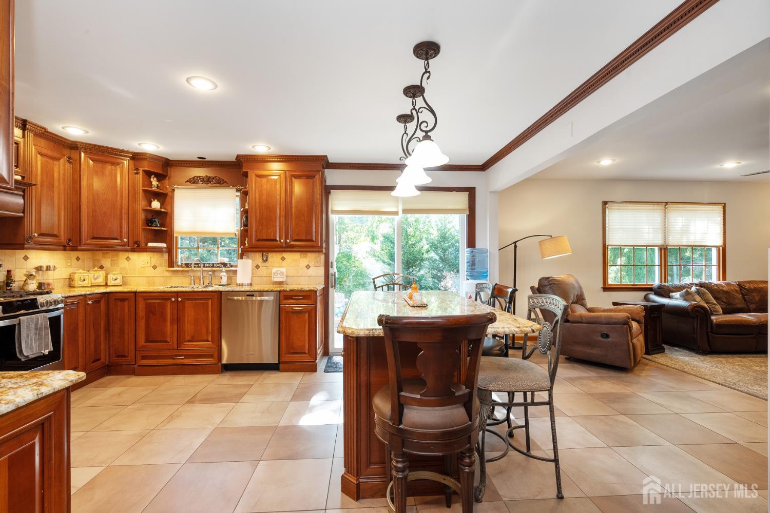 12 Ellingham Avenue Monroe NJ 08831