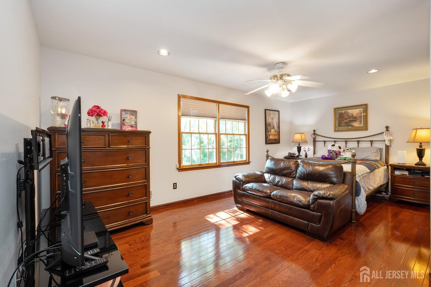 12 Ellingham Avenue Monroe NJ 08831