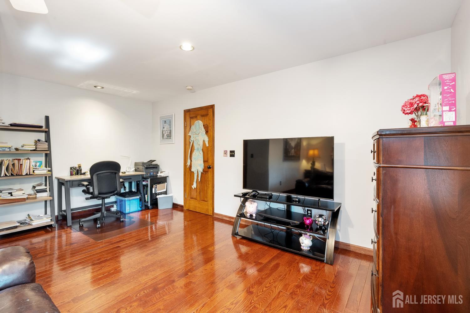 12 Ellingham Avenue Monroe NJ 08831
