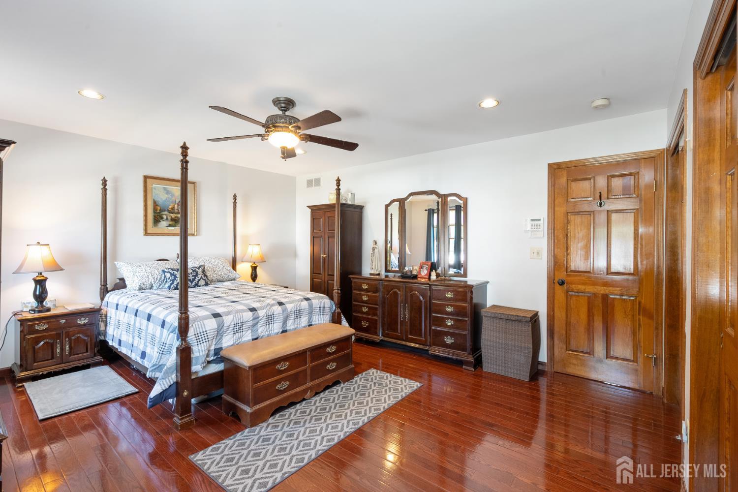 12 Ellingham Avenue Monroe NJ 08831