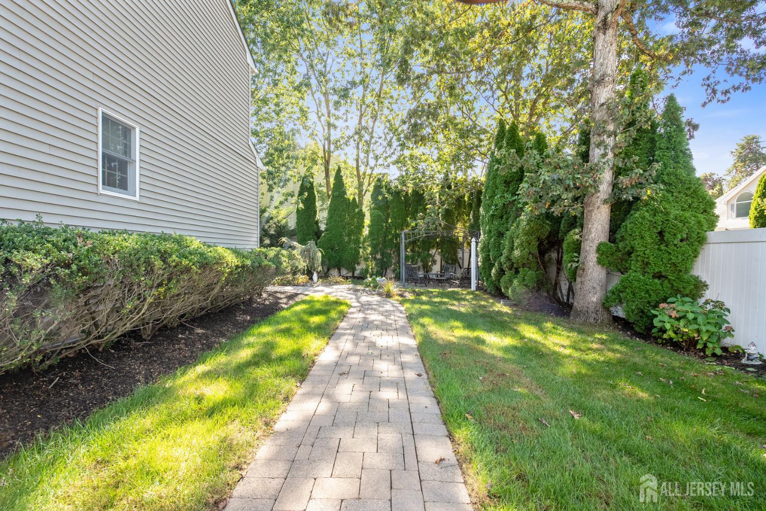 12 Ellingham Avenue Monroe NJ 08831