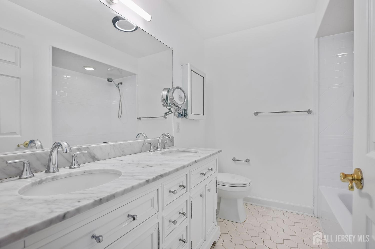 4 Claire Court Matawan NJ 07747