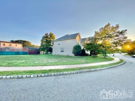 24 Skurka Court Sayreville NJ 08872