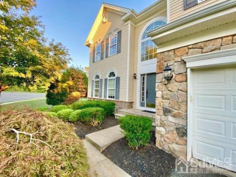 24 Skurka Court Sayreville NJ 08872