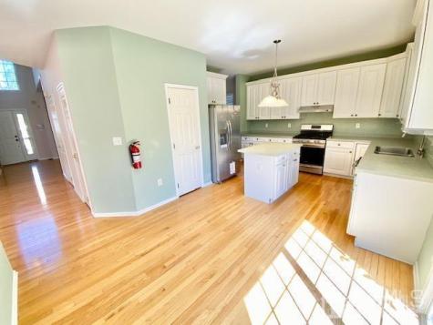 24 Skurka Court Sayreville NJ 08872