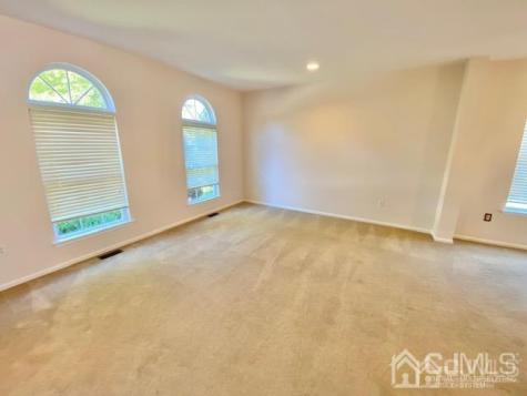 24 Skurka Court Sayreville NJ 08872