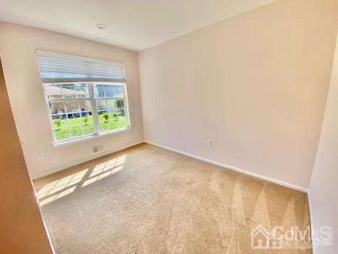 24 Skurka Court Sayreville NJ 08872