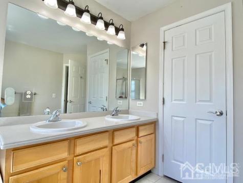 24 Skurka Court Sayreville NJ 08872