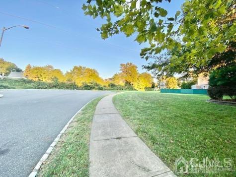 24 Skurka Court Sayreville NJ 08872