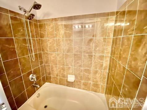 24 Skurka Court Sayreville NJ 08872